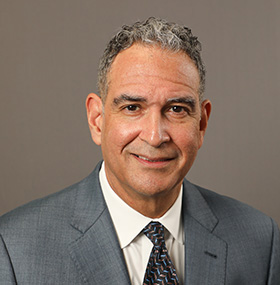 Headshot of Carlos Sololongo, MD