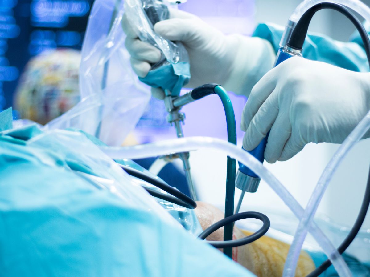 Orthopedic Surgery Image_New Website Doctors Spencer (pictured left) and Lent (pictured right)